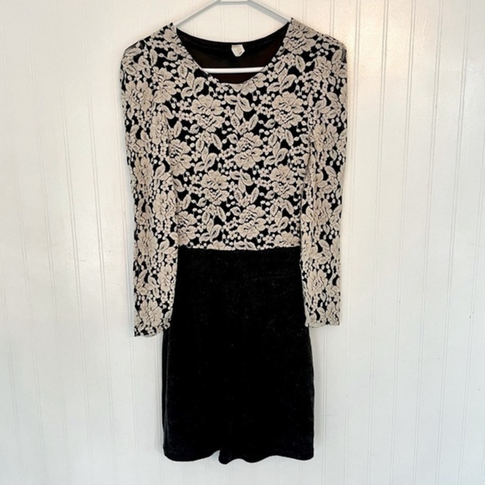 Story dress - small